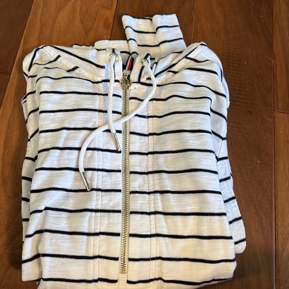 Tommy Hilfiger hoodie 3-4” zip front drawstring hood size p/s but runs big